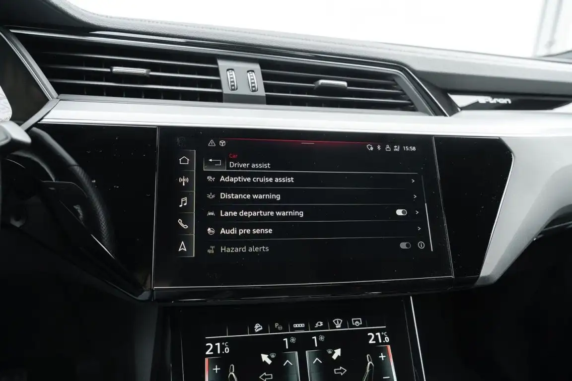 AUDI E-TRON