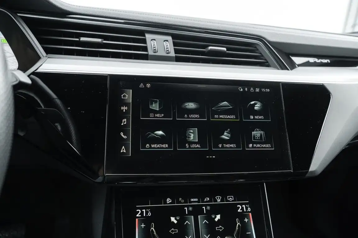 AUDI E-TRON