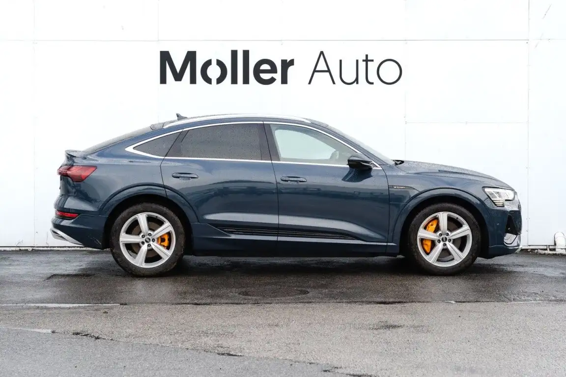AUDI E-TRON