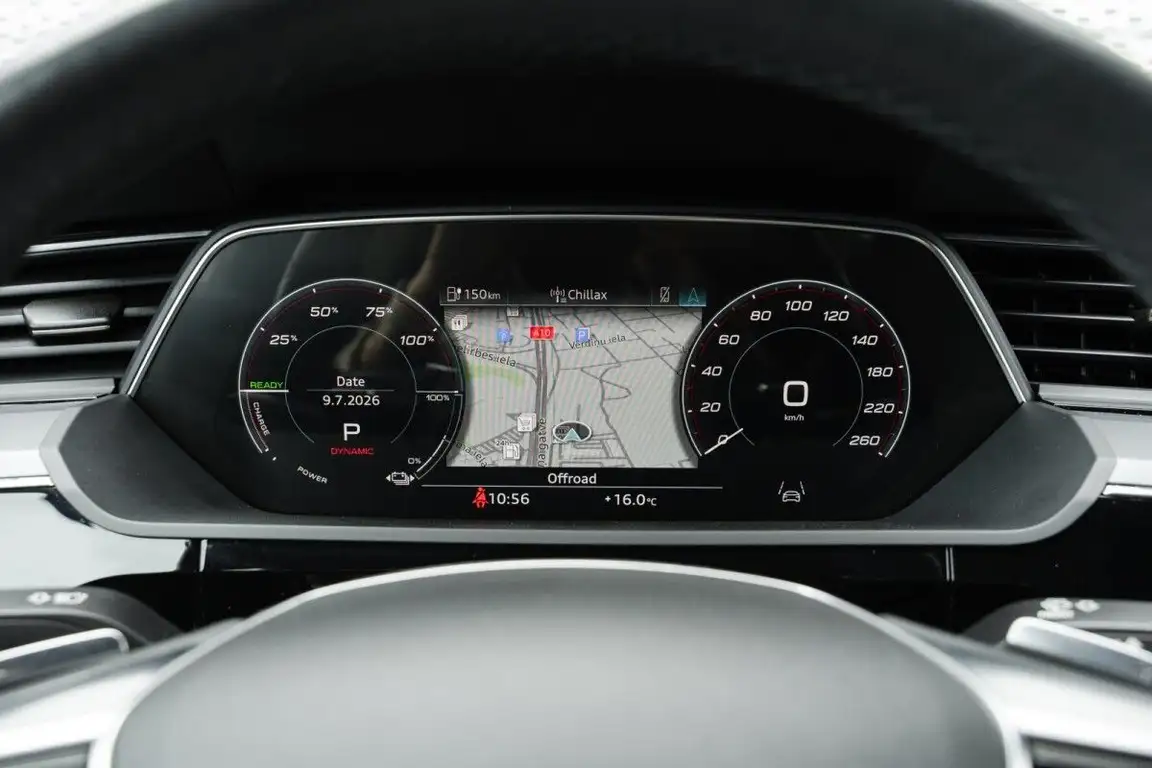 AUDI E-TRON