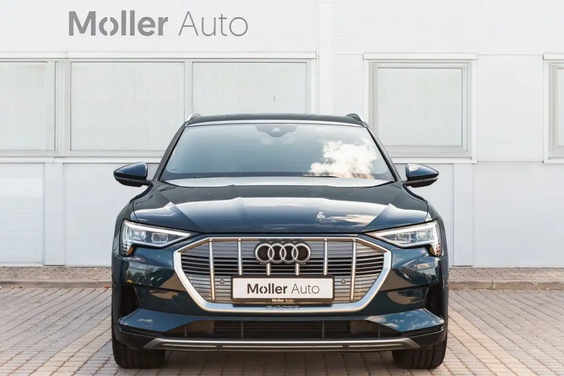 AUDI E-TRON
