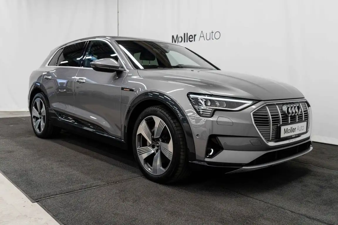 AUDI E-TRON