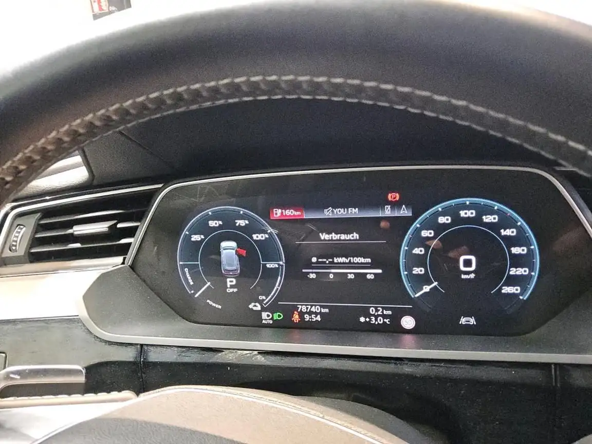 AUDI E-TRON