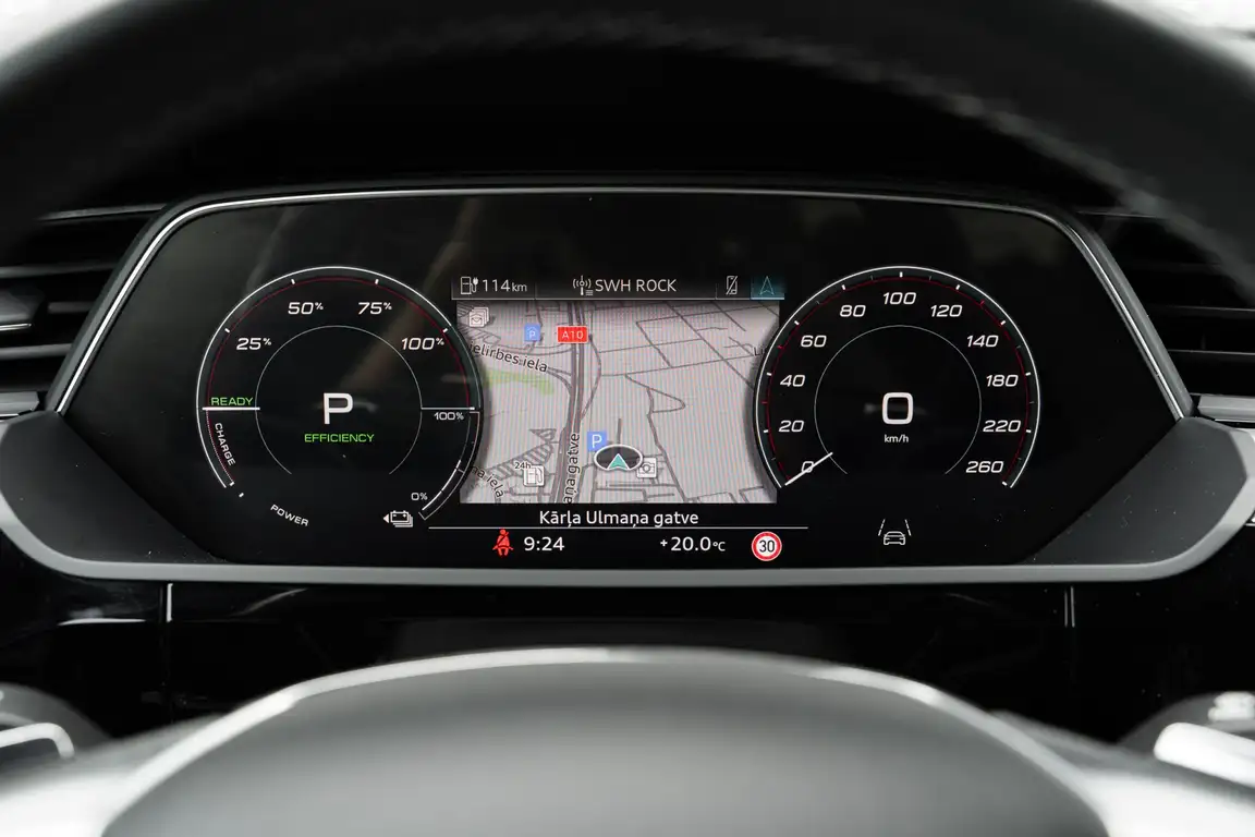 AUDI E-TRON