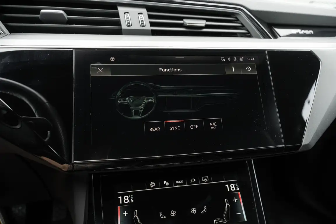 AUDI E-TRON