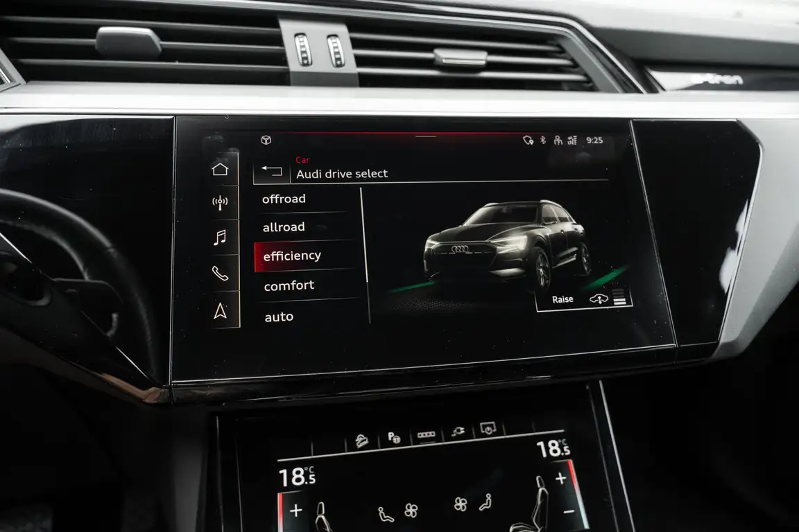 AUDI E-TRON