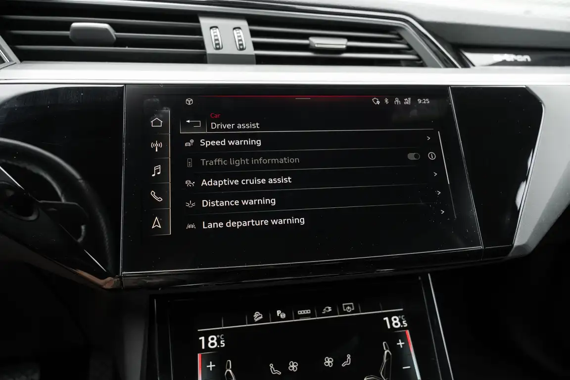 AUDI E-TRON