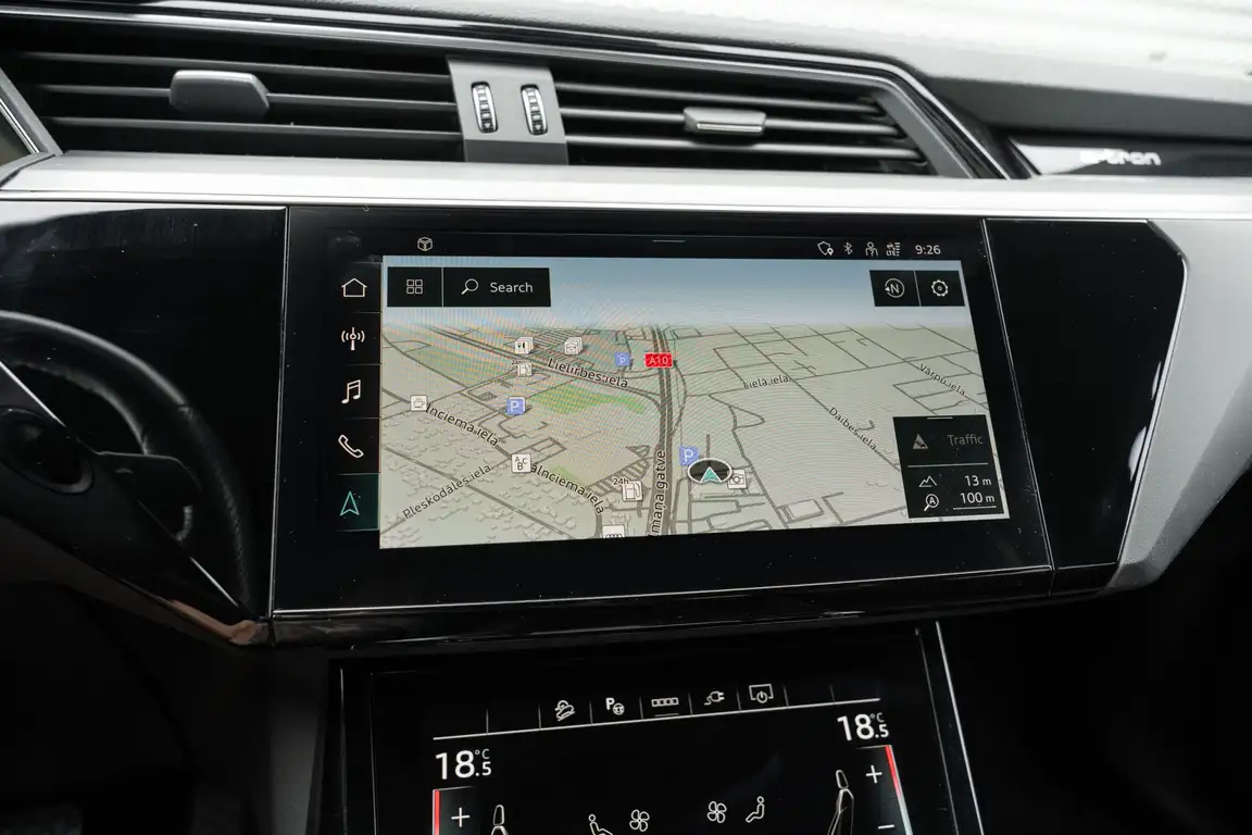 AUDI E-TRON