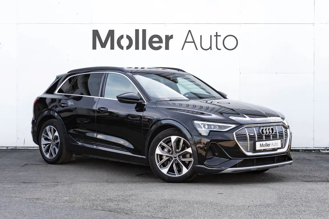 AUDI E-TRON