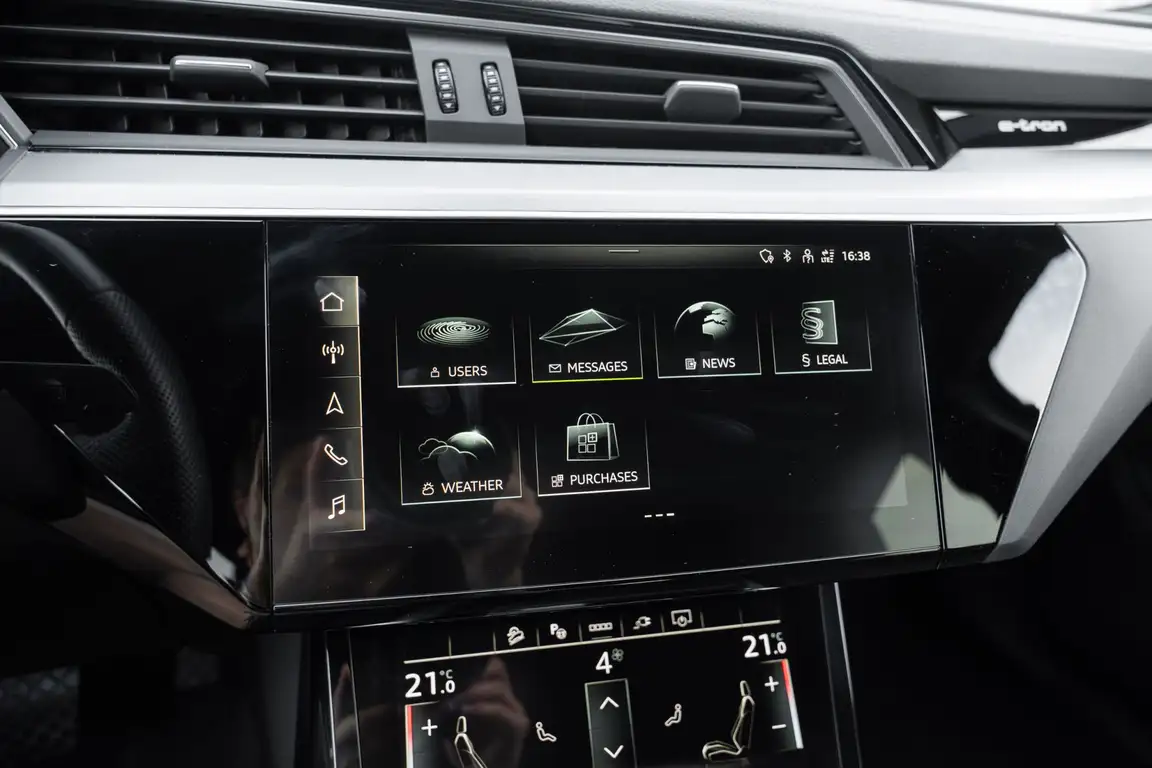 AUDI E-TRON
