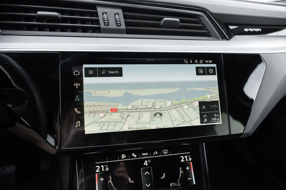 AUDI E-TRON