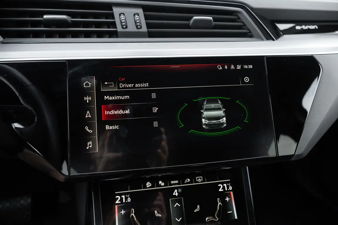 AUDI E-TRON