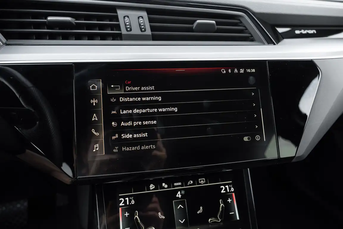 AUDI E-TRON