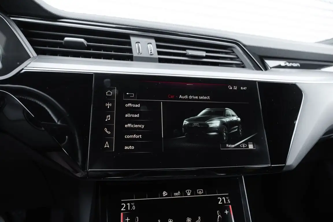 AUDI E-TRON