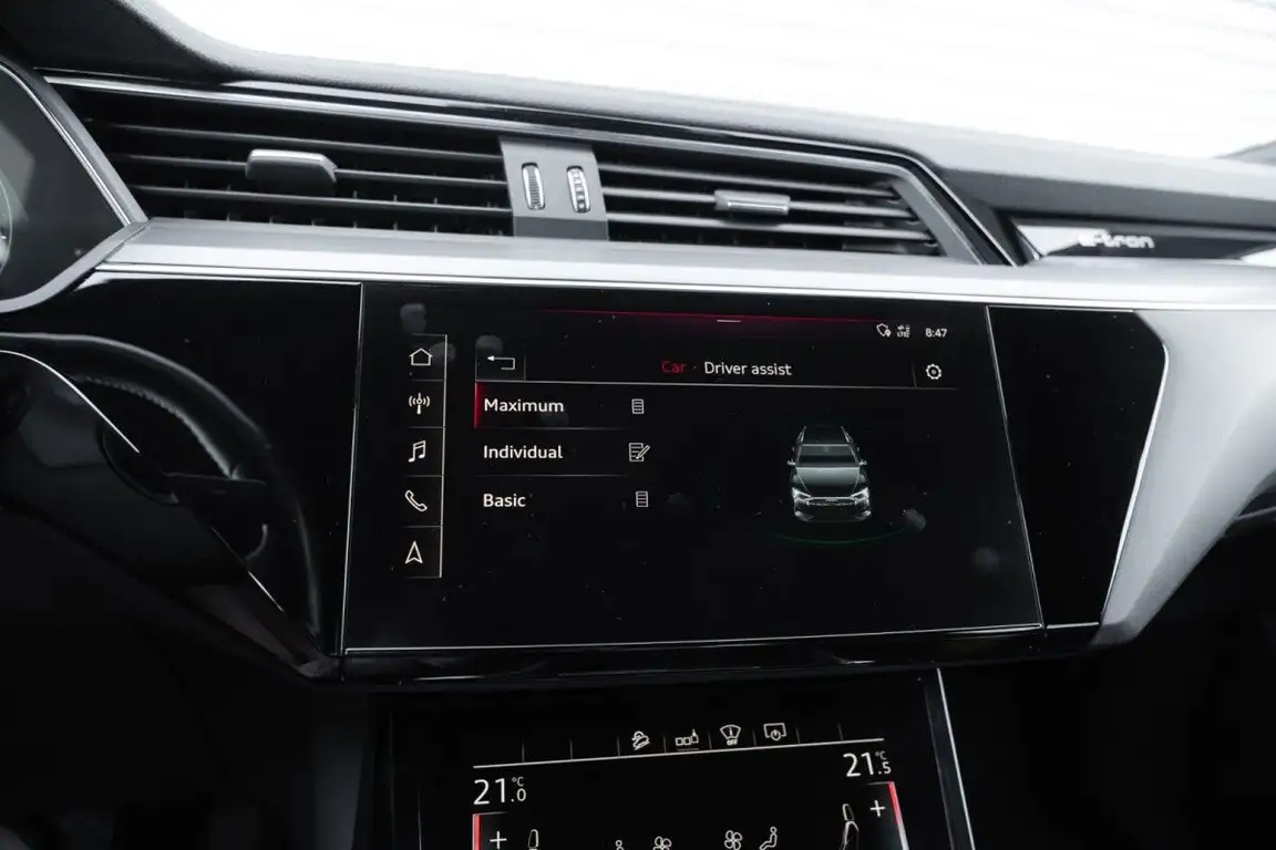 AUDI E-TRON