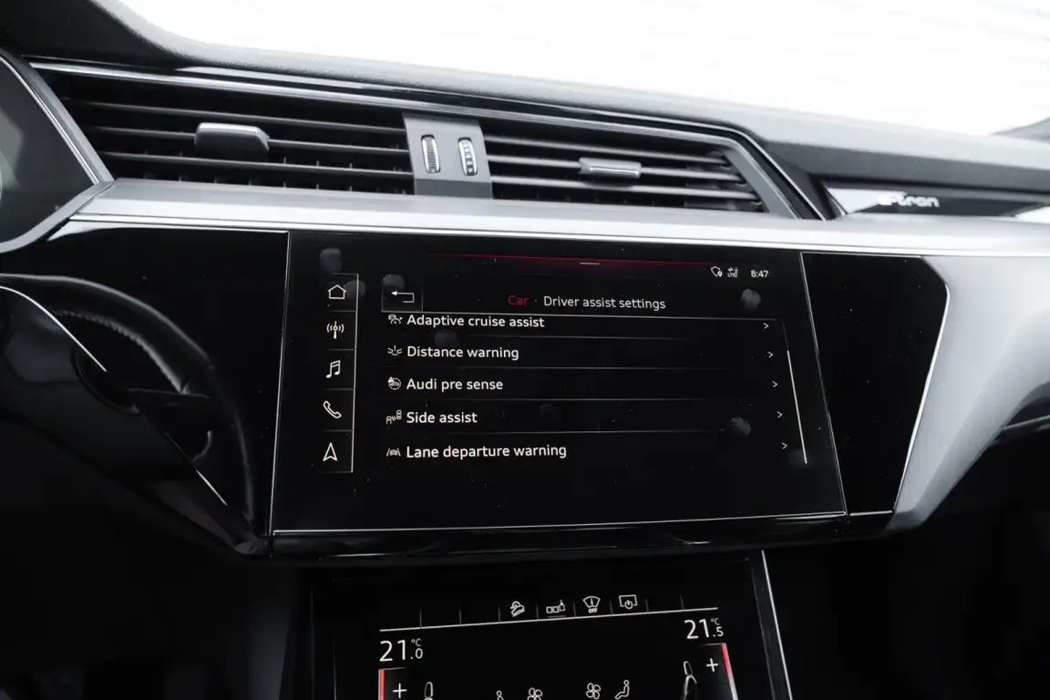 AUDI E-TRON