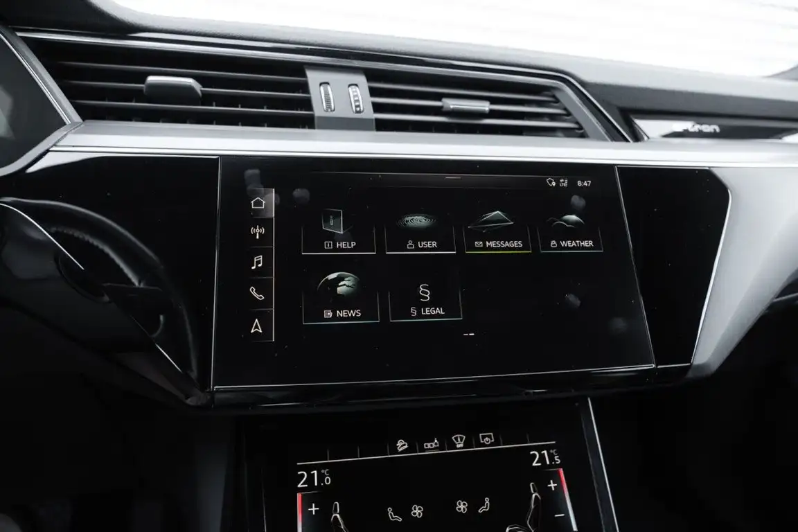 AUDI E-TRON