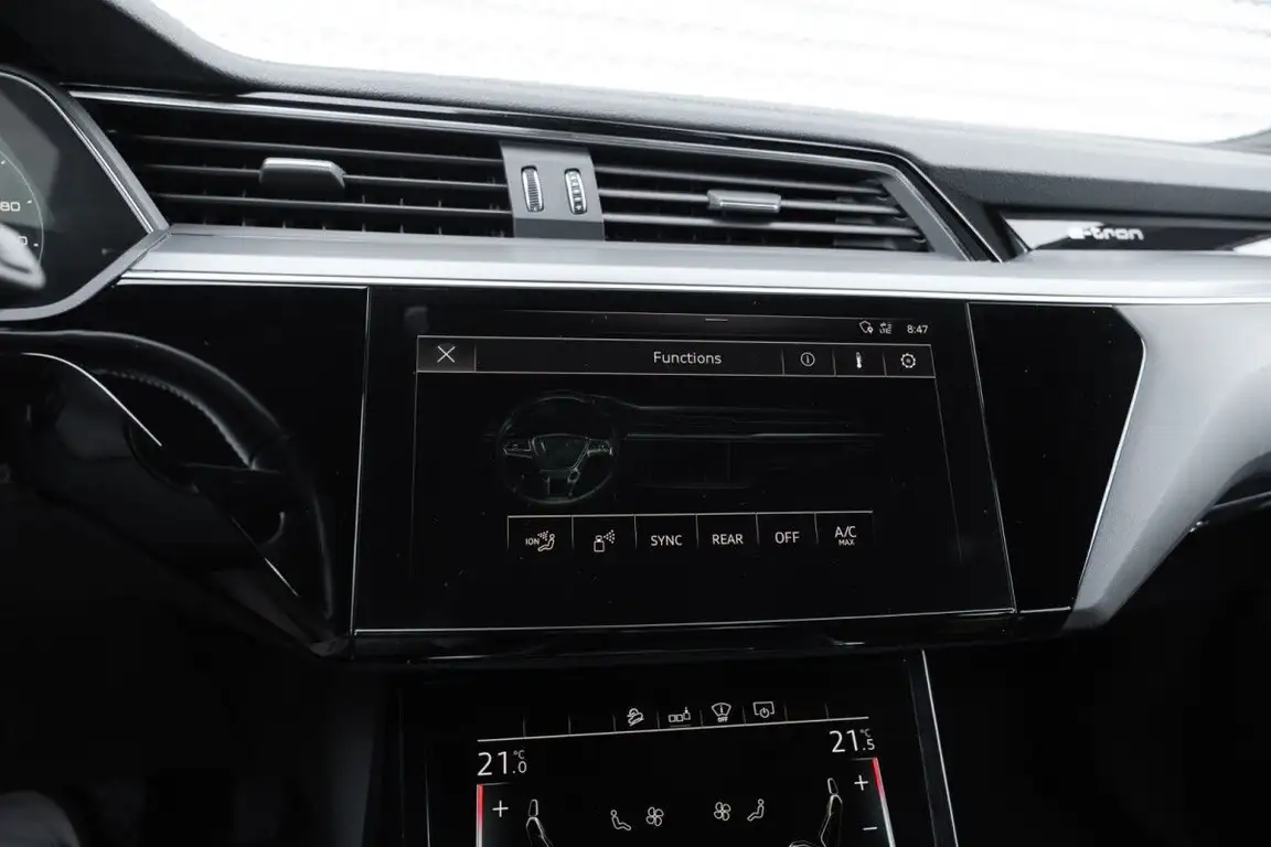 AUDI E-TRON