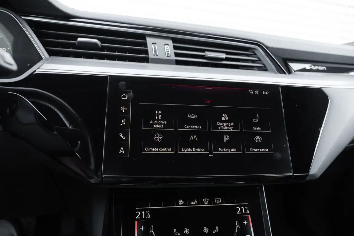 AUDI E-TRON