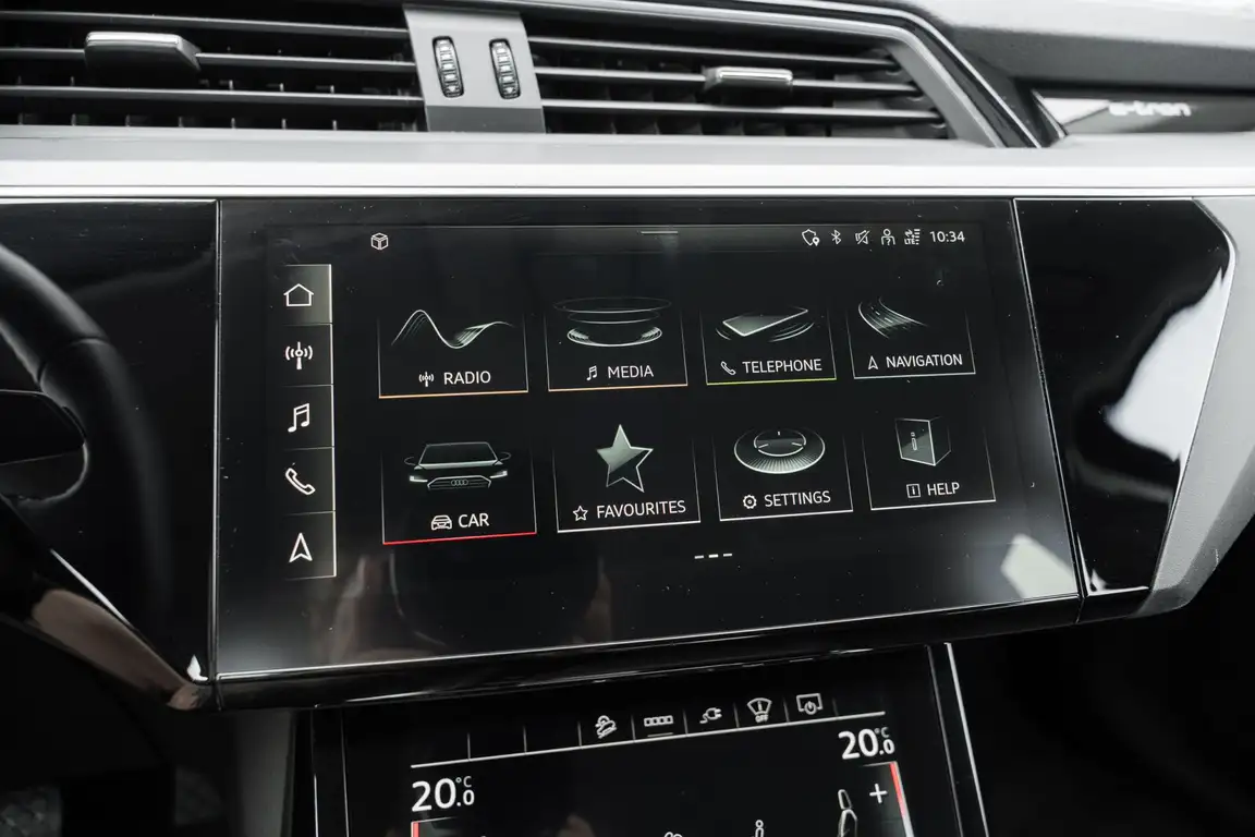 AUDI E-TRON