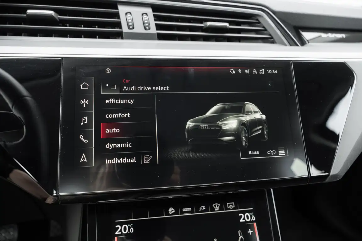 AUDI E-TRON
