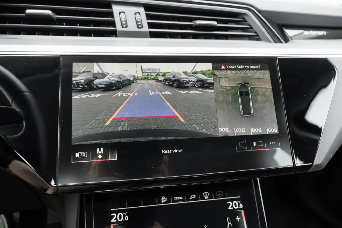 AUDI E-TRON