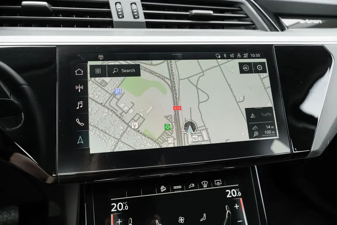 AUDI E-TRON