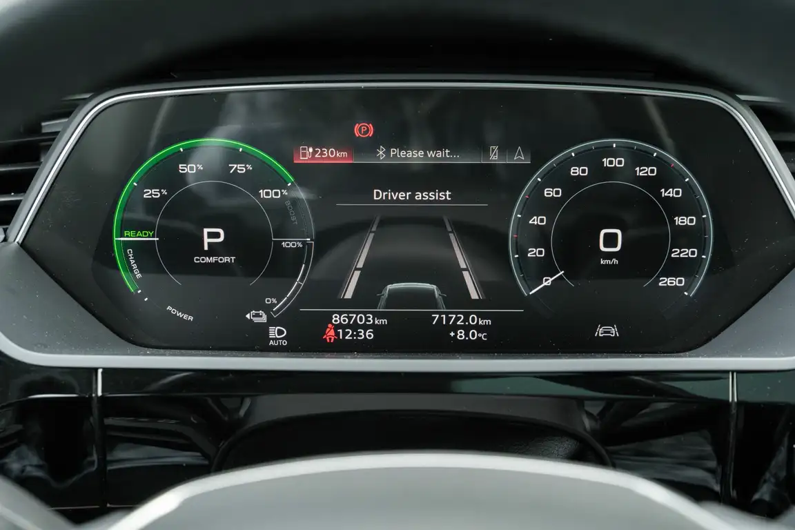 AUDI E-TRON