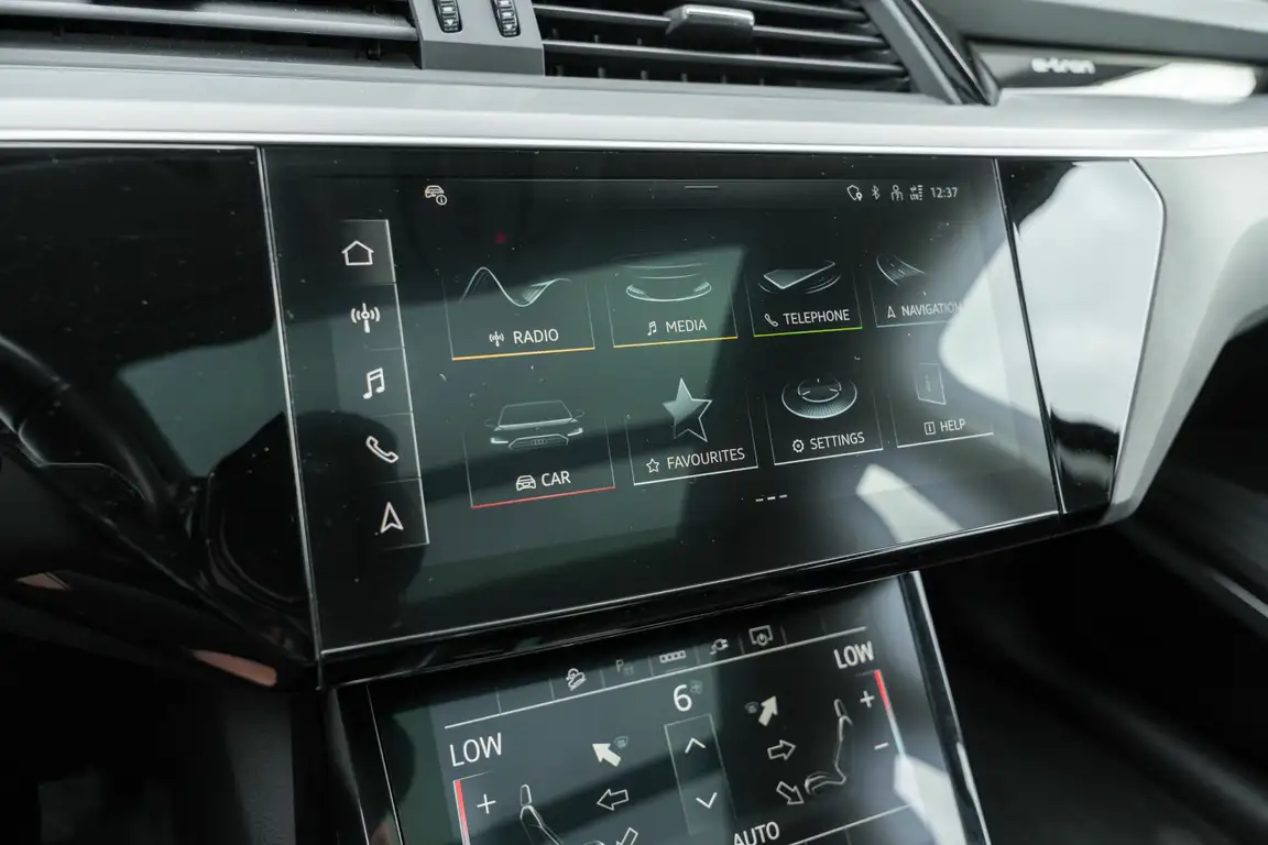 AUDI E-TRON