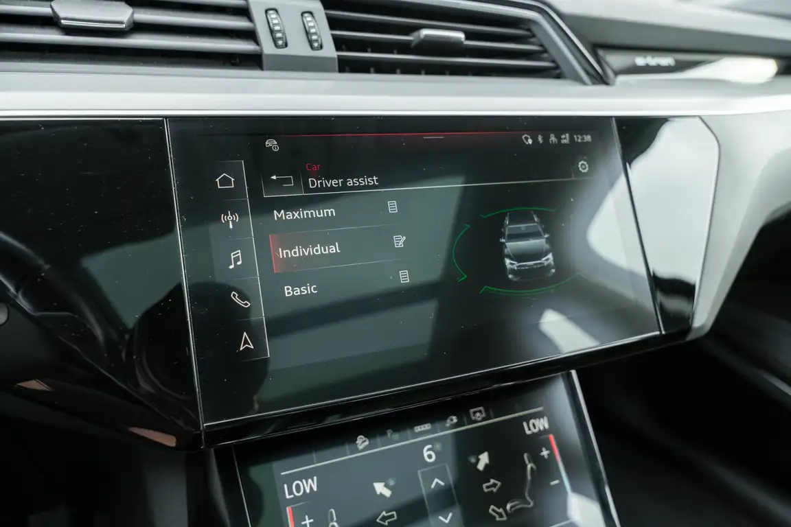 AUDI E-TRON