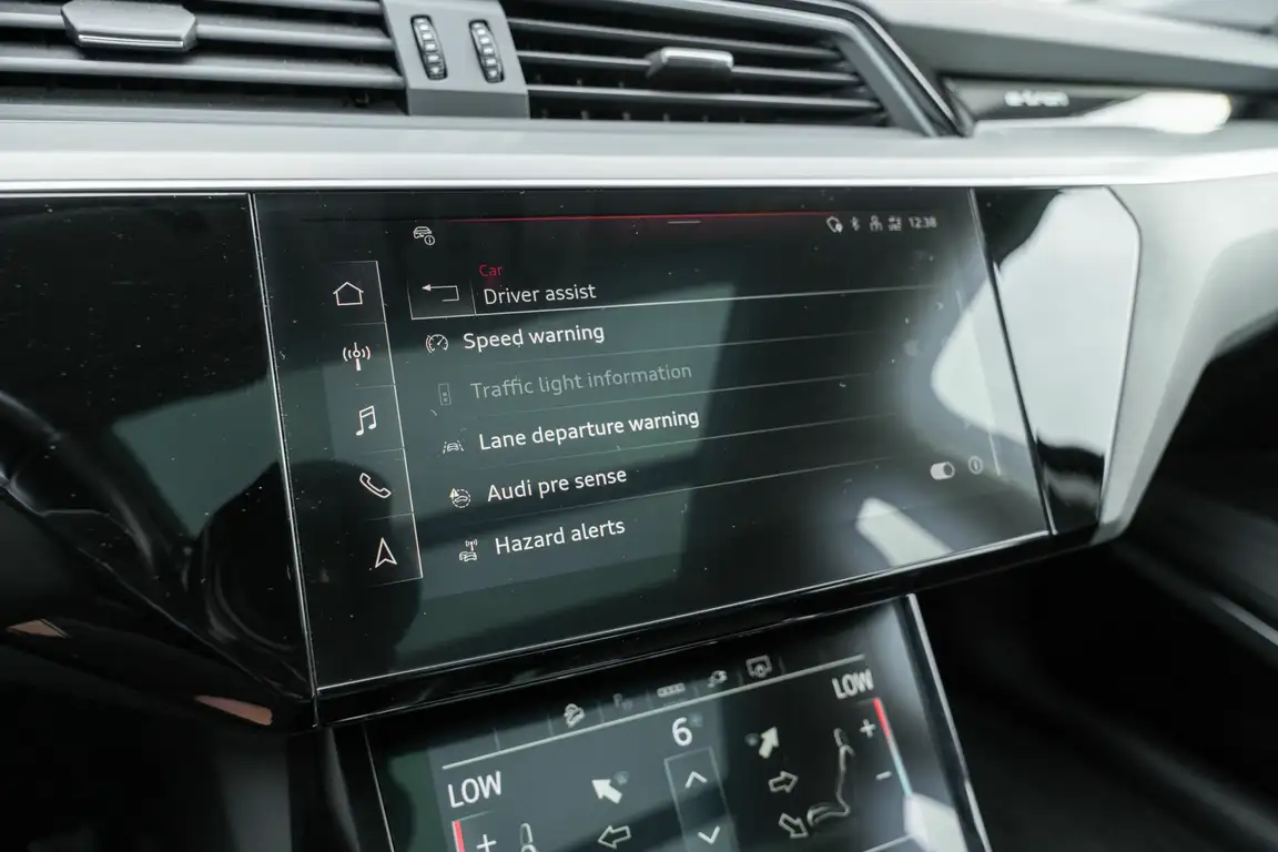 AUDI E-TRON