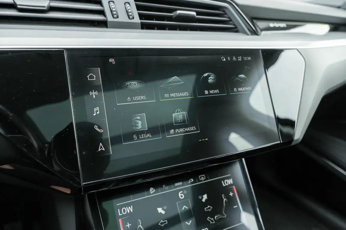 AUDI E-TRON