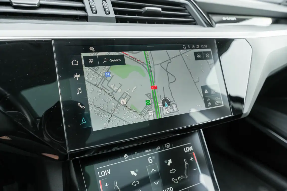 AUDI E-TRON