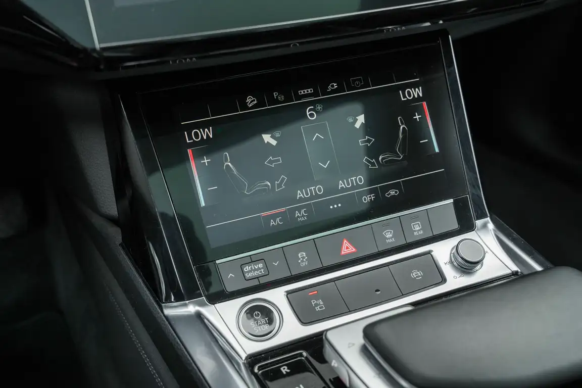 AUDI E-TRON