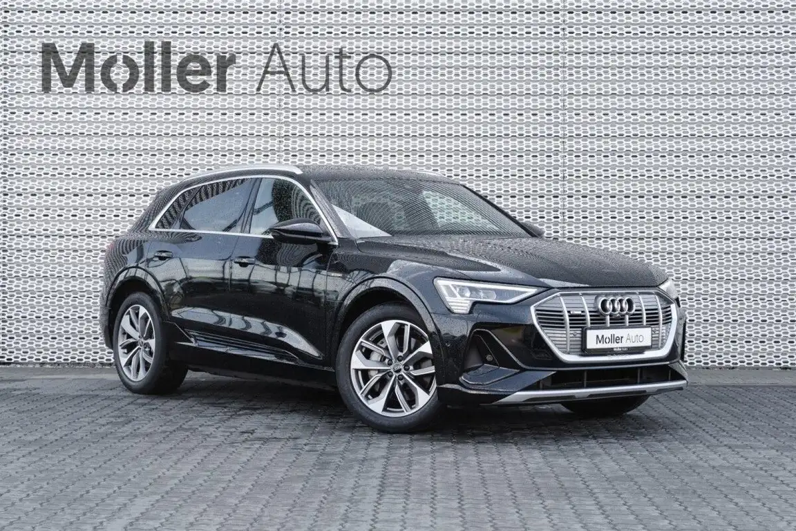 AUDI E-TRON