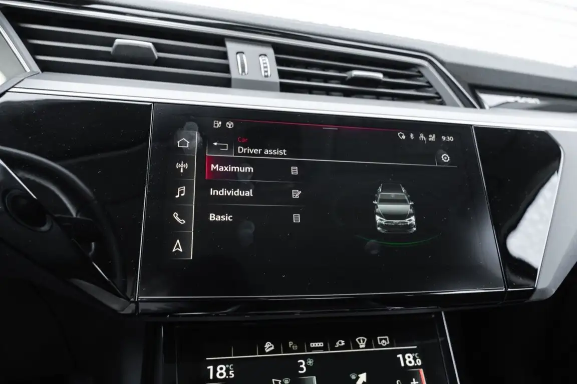 AUDI E-TRON