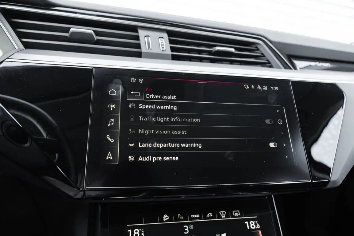 AUDI E-TRON