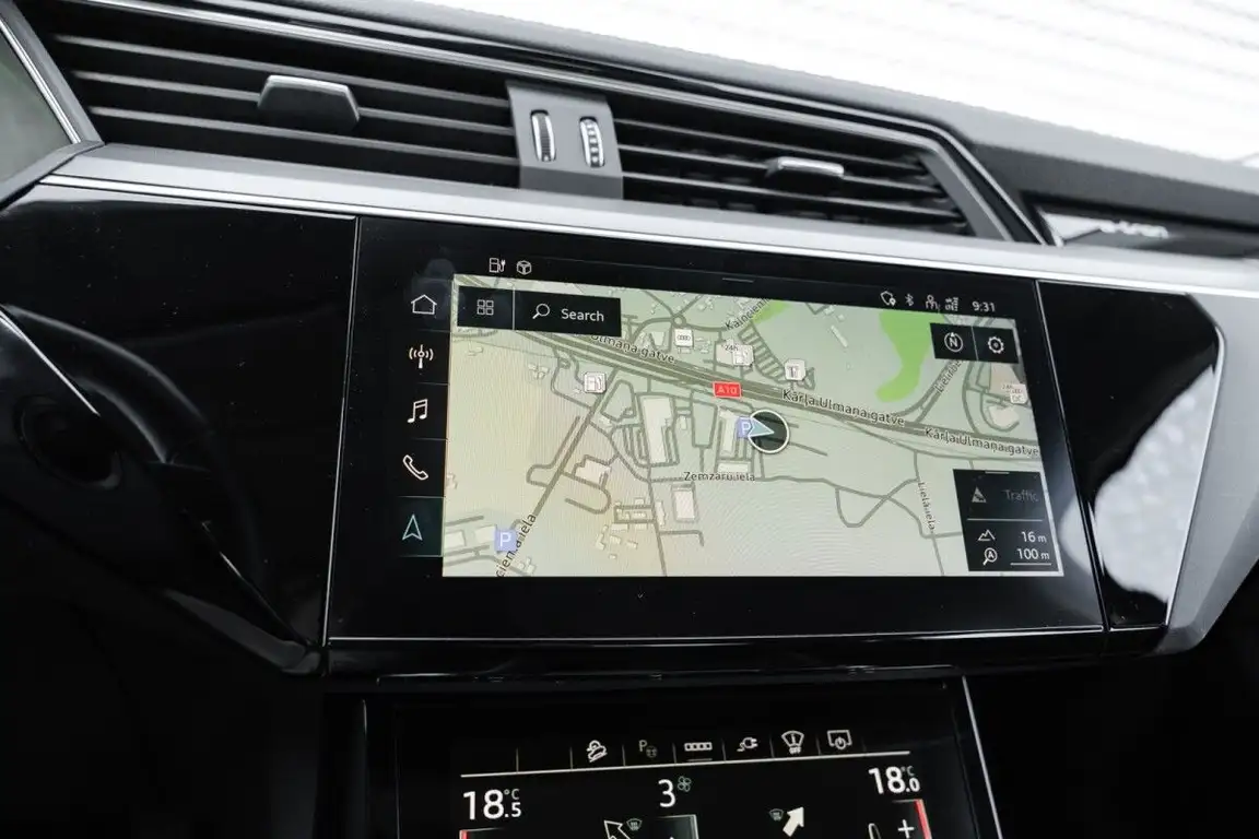 AUDI E-TRON