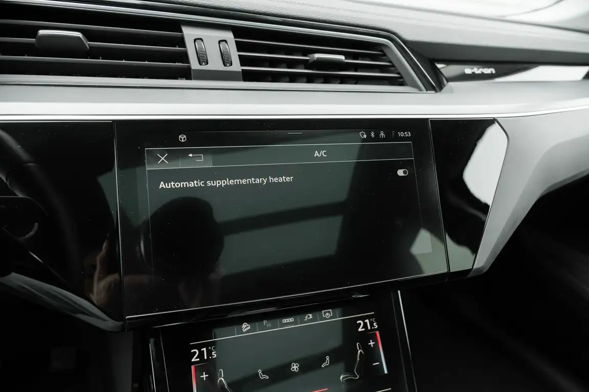 AUDI E-TRON