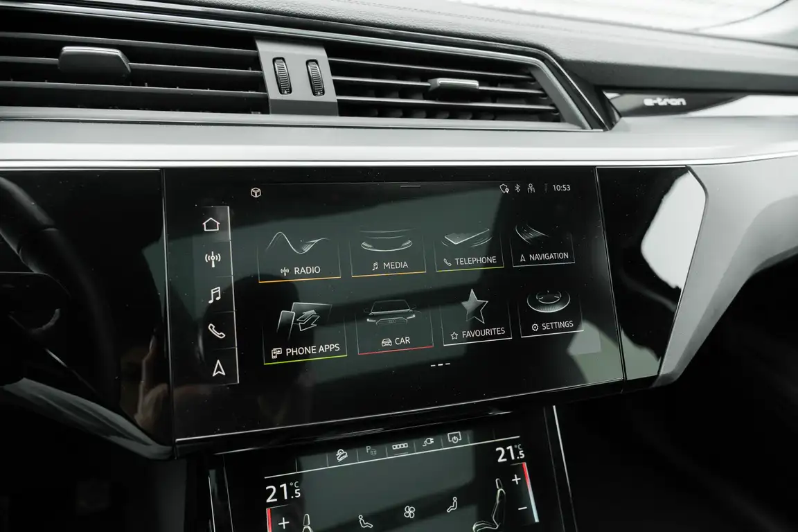 AUDI E-TRON