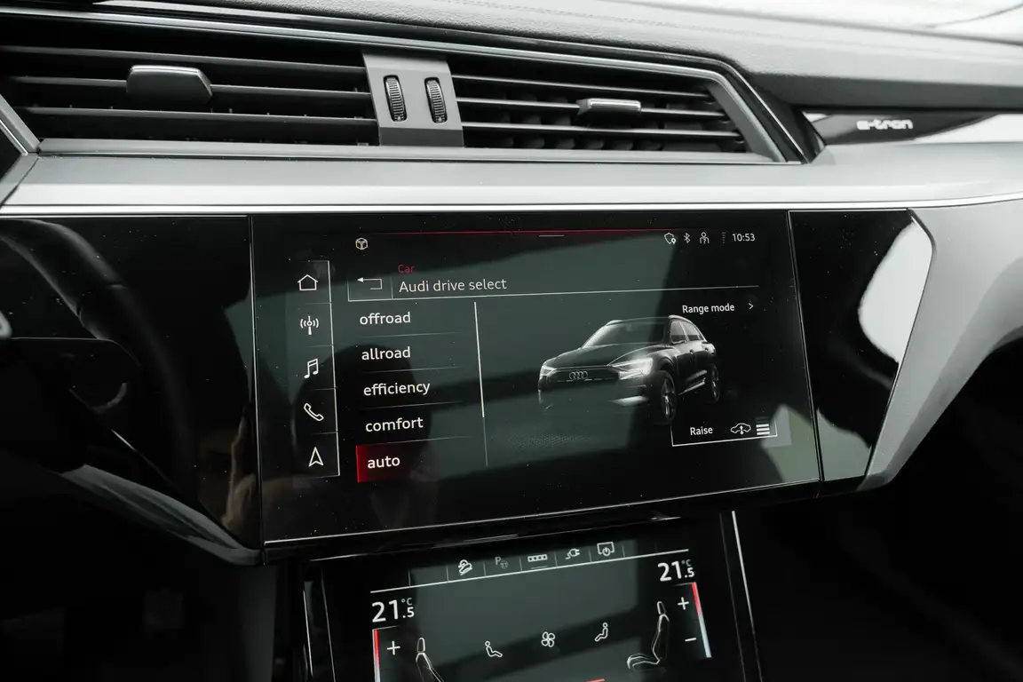 AUDI E-TRON