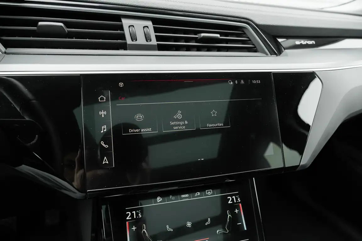 AUDI E-TRON