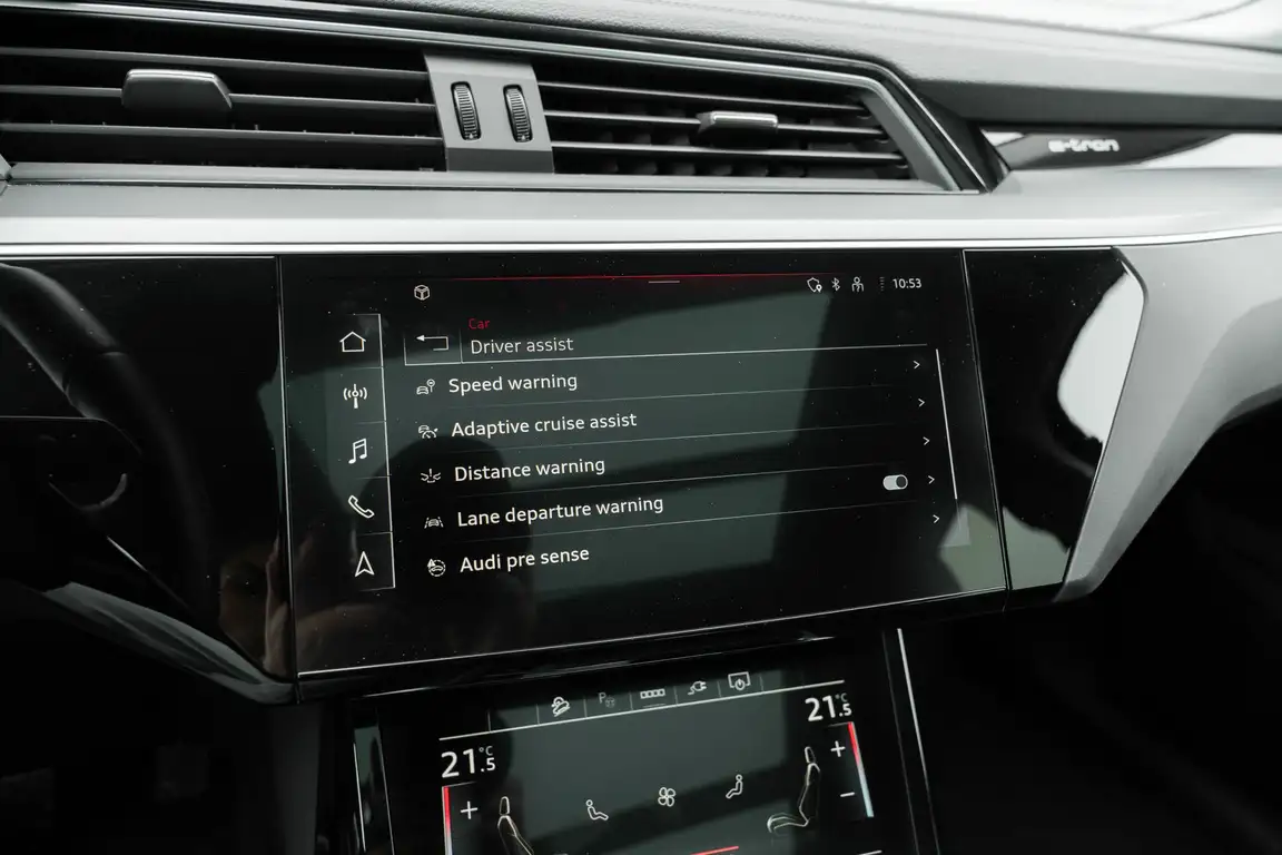 AUDI E-TRON