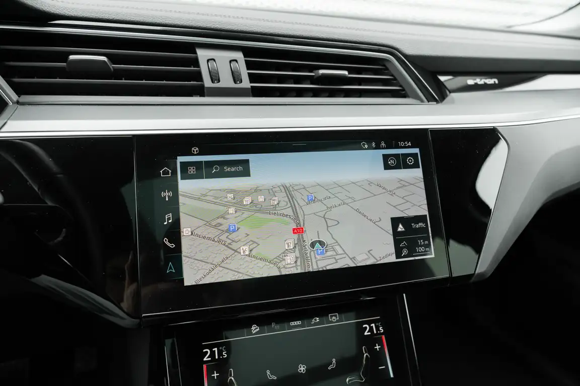 AUDI E-TRON