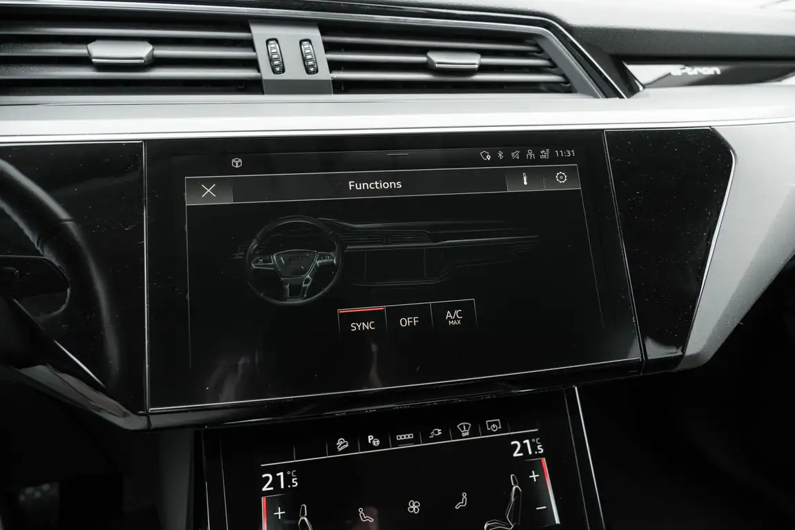 AUDI E-TRON