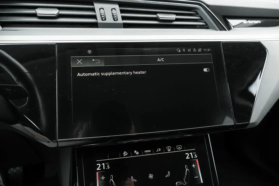 AUDI E-TRON
