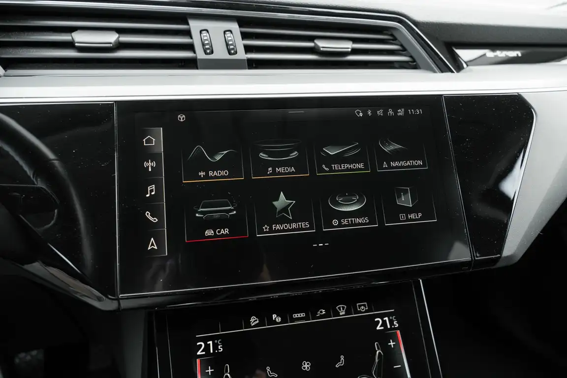 AUDI E-TRON