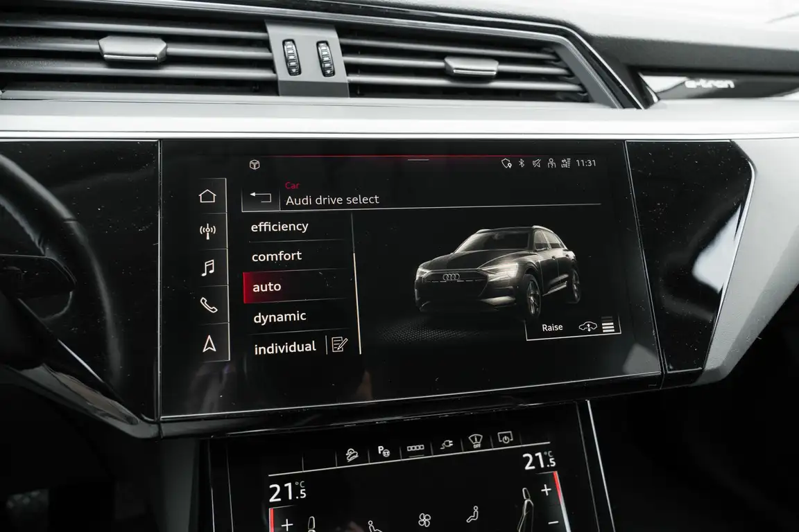 AUDI E-TRON