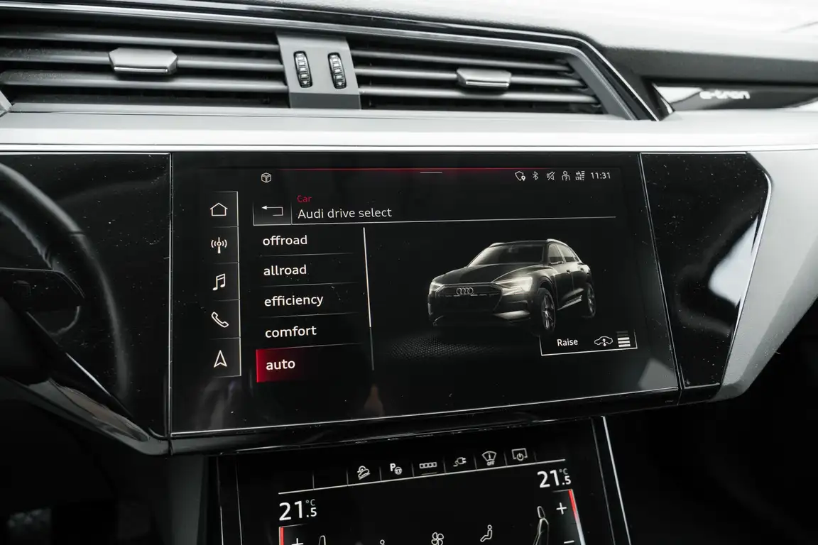 AUDI E-TRON
