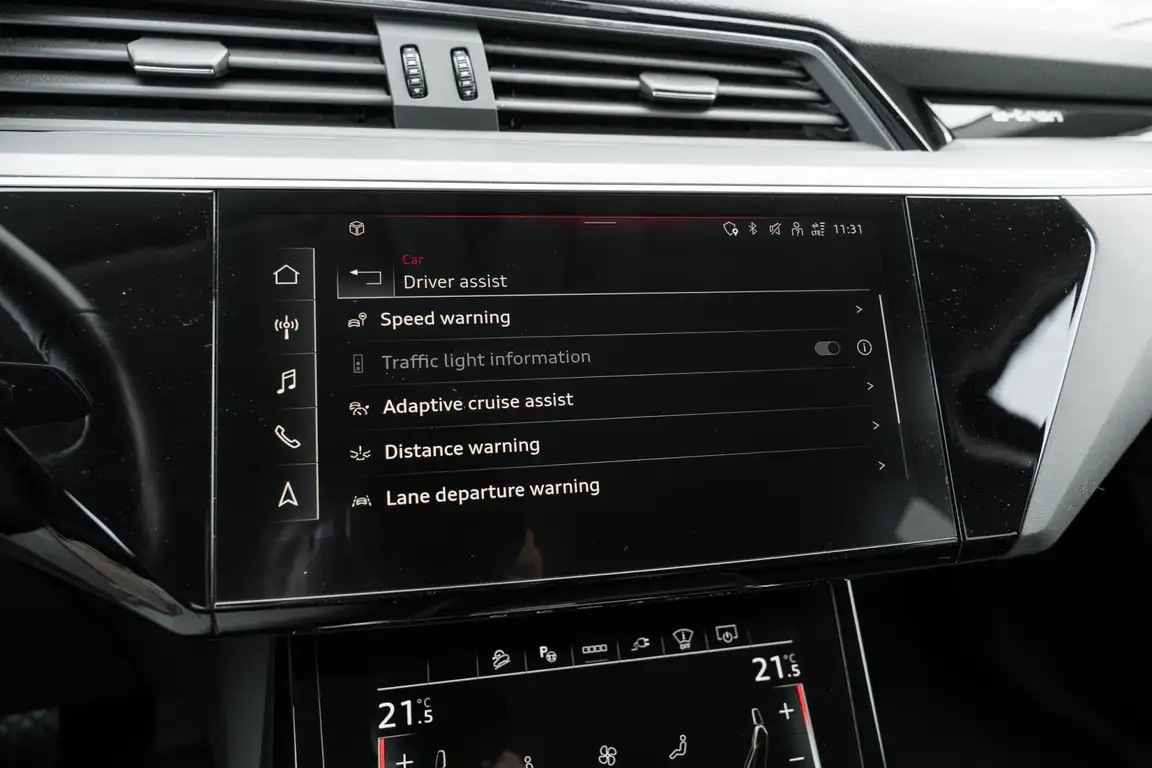 AUDI E-TRON
